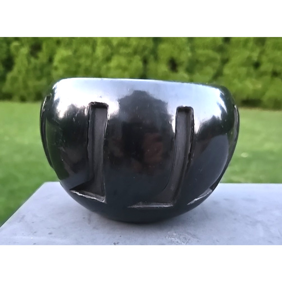 Santa Clara Pottery Blackware 3.5"h x 4-4.5"w Bowl Signed Christina Santa Clara - Picture 2 of 14